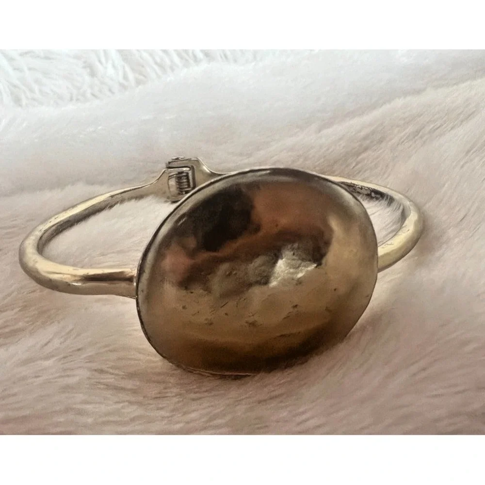 Hammered Gold‎ Tone Hinged Bangle Bracelet Dome Oval Modernist Statement